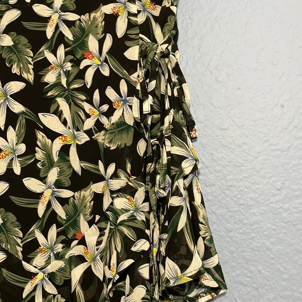 SEEK the label floral high low skirt in women’s size small